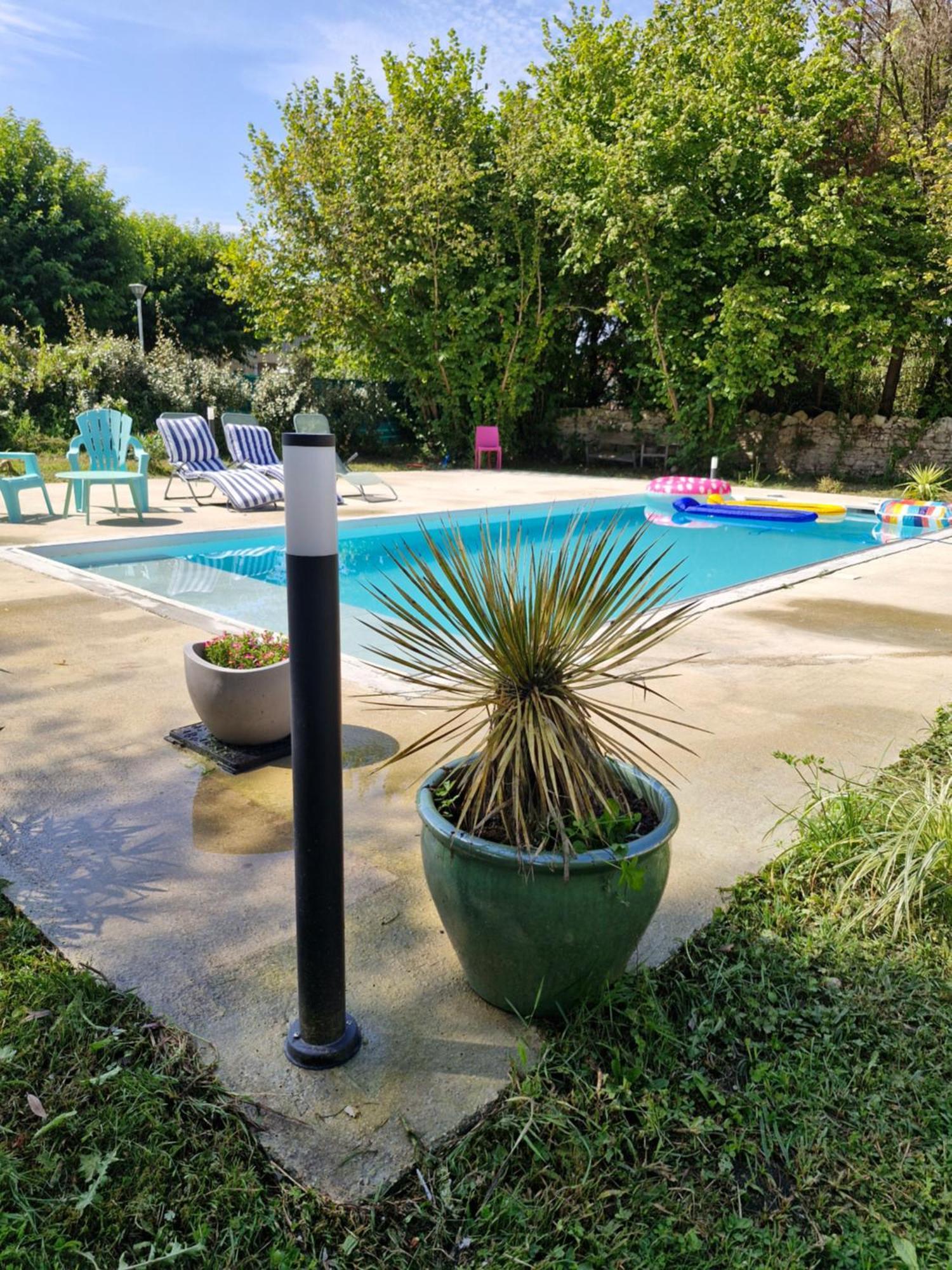 Demeure En Pierre Avec Piscine Privee Villa Etauliers Exterior foto