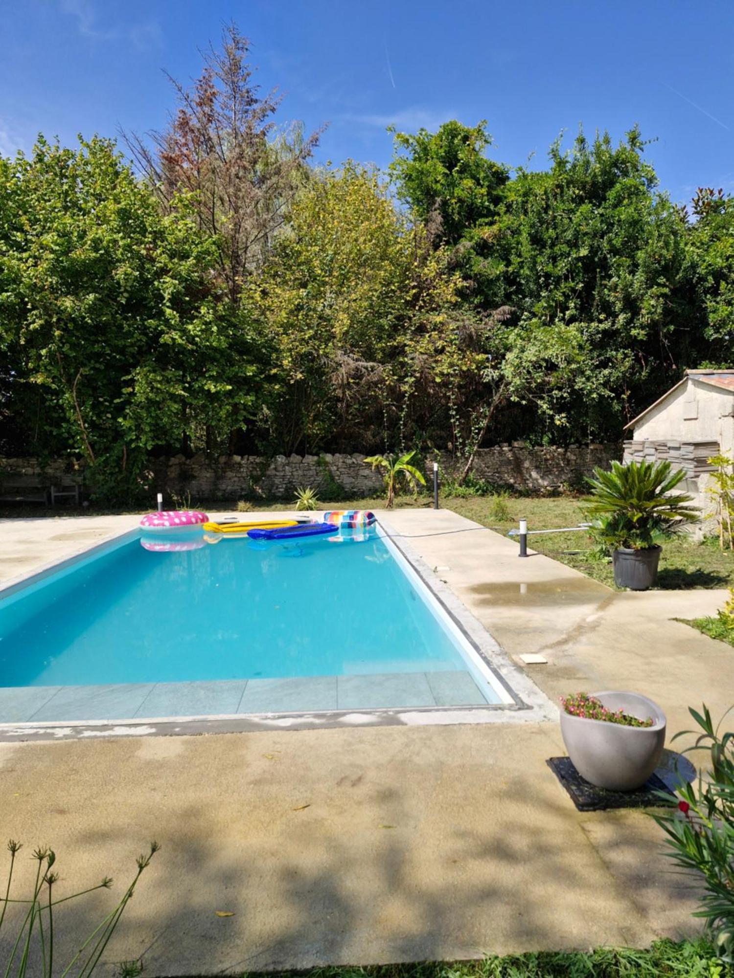 Demeure En Pierre Avec Piscine Privee Villa Etauliers Exterior foto