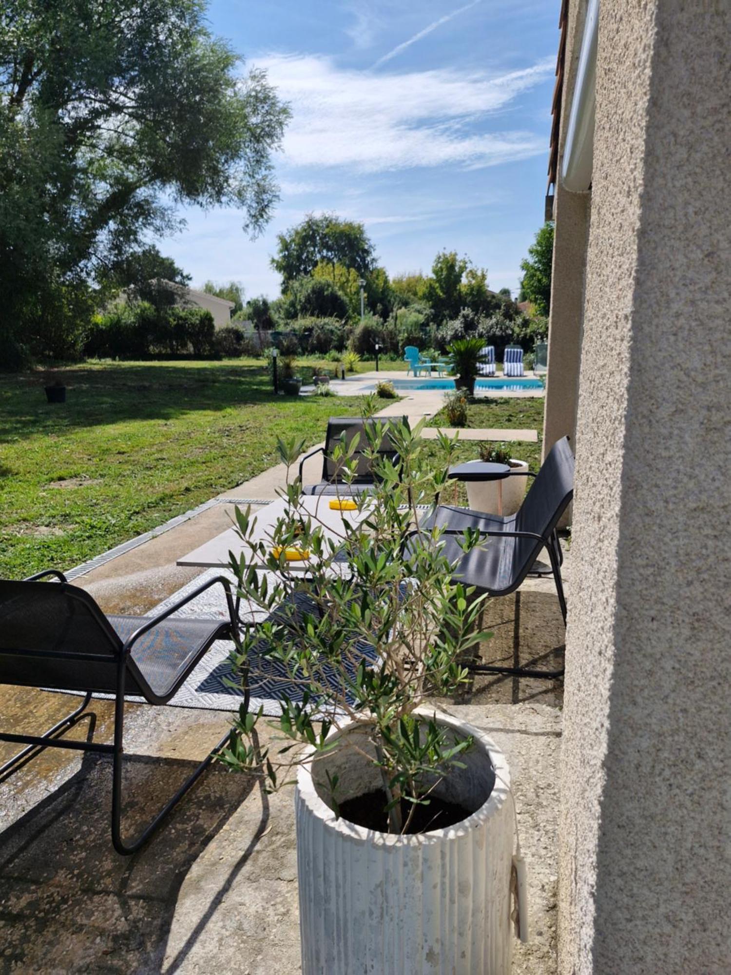 Demeure En Pierre Avec Piscine Privee Villa Etauliers Exterior foto
